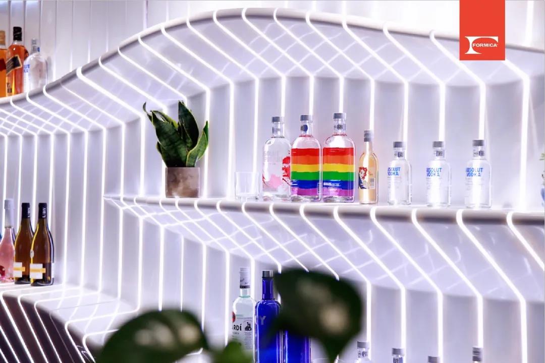 潔菌樹脂板是一種自潔良好的墻面板材！